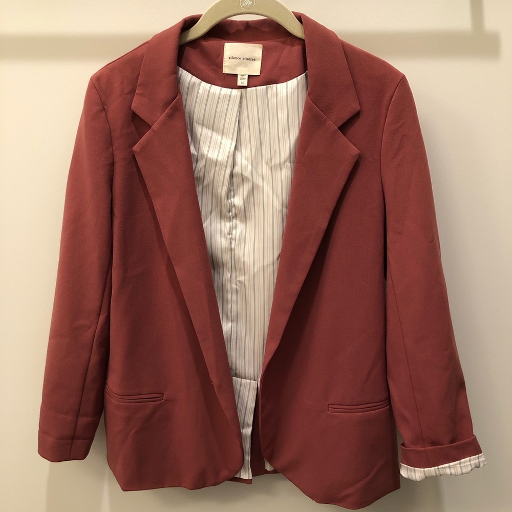 ‼️SOLD‼️Rust colored blazer with stripe interior